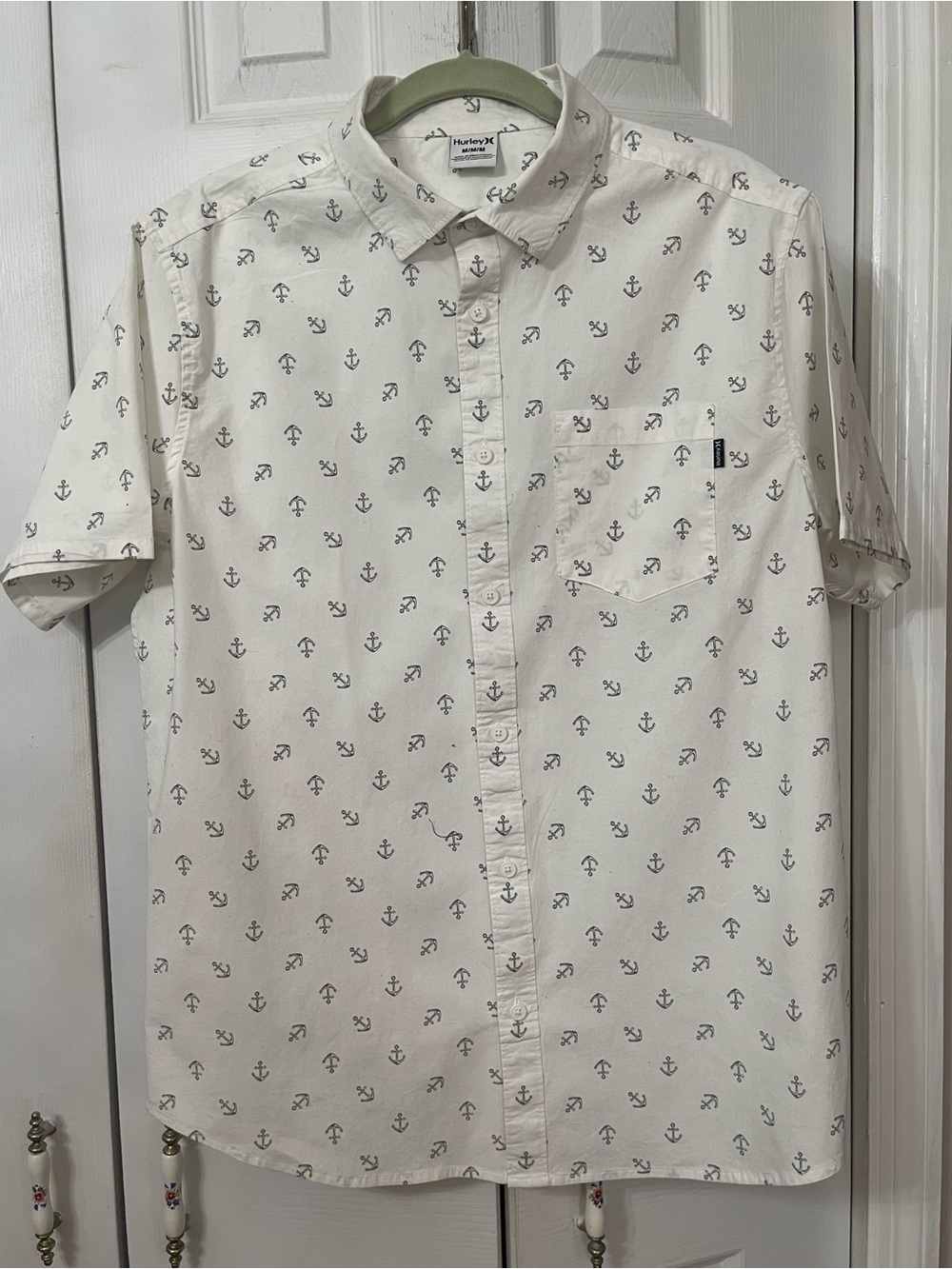 NWOT Hurley Men's Anchor Print Short Sleeve Button Down Shirt Size Medium